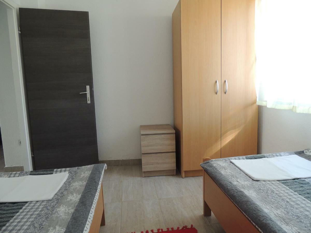 Apartman Tea Karlobag Ngoại thất bức ảnh